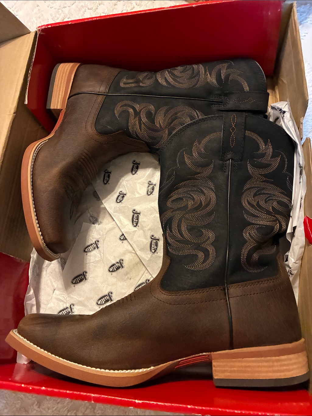 New Justin 7313 Black Storm Buffalo 11” Boots